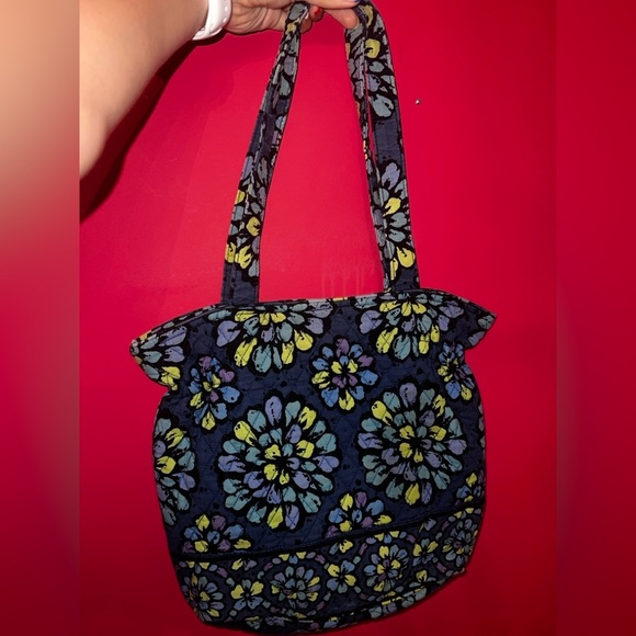 Vera Bradley Floral Purse Bundle of 10 Purses, Totes, Shoulder Bags & Wallets - Picture 7 of 13